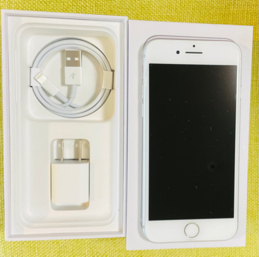 ☆状態◎ 美品 iPhone 8 シルバー64GB au SIMロック解除済み