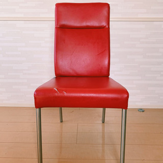 赤い椅子の画像