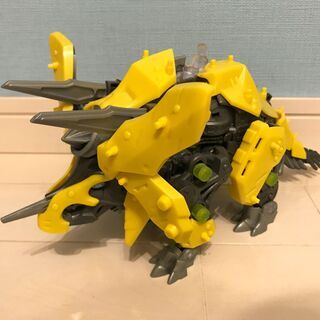 ゾイドワイルド・トリケラドゴス（トリケラトプス種・ZW11）