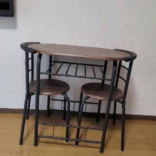 ダイニングテーブルの画像