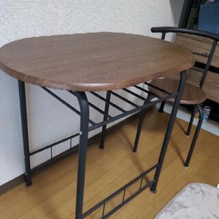 ダイニングテーブルの画像