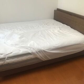 ニトリ　ベッド　クィーンサイズ