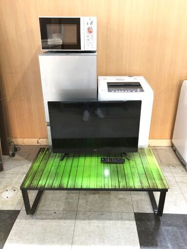 札幌近郊　送料無料　単身用　家電セット　冷蔵庫（2019年）　洗濯機（2019年）　TV32インチ　レンジ　テーブル　5点セット