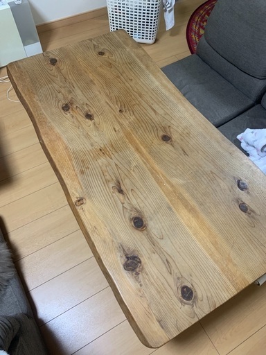 テーブル