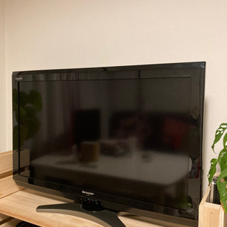 SHARP AQUOS 32型テレビ　型番LC-32E8の画像