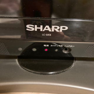 SHARP AQUOS 32型テレビ　型番LC-32E8の画像