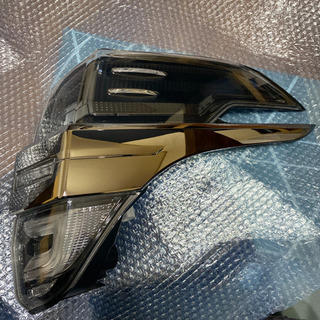 ヴェルファイア30系後期テールランプの画像