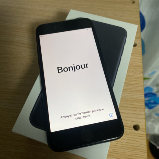 iPhone7 32GB BLACK SIMロック解除済 購入時付属品(未使用)全てあり