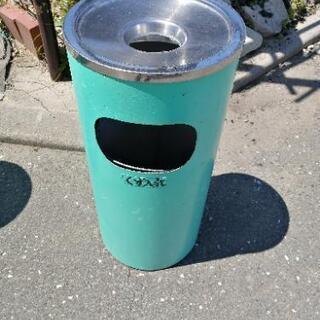 ゴミ箱　野外　①の画像