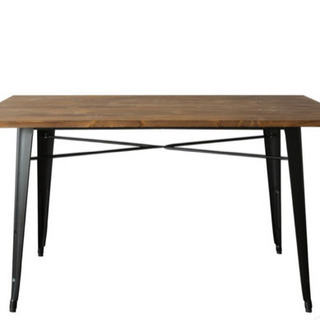 ダイニングテーブルの画像