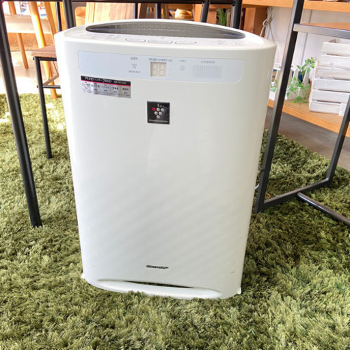 シャープ　SHARP⭐️加湿空気清浄機　KC-A70-W 2012年製　20畳〜