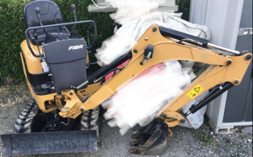 ミニ　油圧ショベル　008CR  可変脚仕様　キャタピラージャパン株式会社