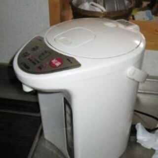 冷蔵庫　洗濯機　電気ポットの画像