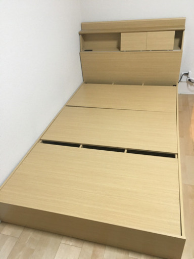 【組み立て式】セミダブルベッド，コンセントあり、収納たっぷり