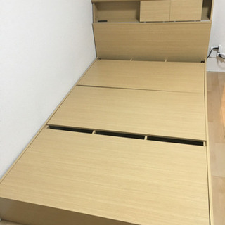 【組み立て式】セミダブルベッド，コンセントあり、収納たっぷり