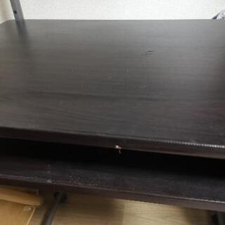 パソコンデスクの画像