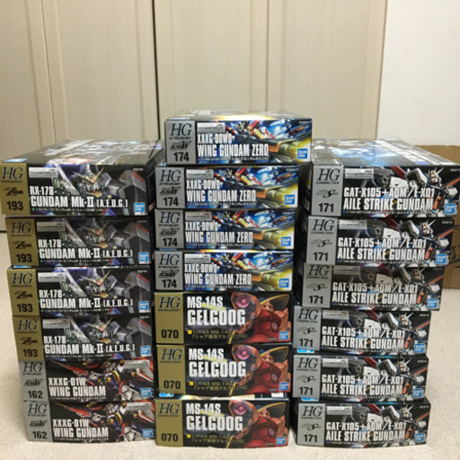 新品未開封　バンダイ　ガンダムプラモデル　19個セット