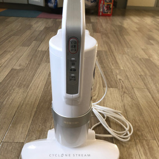 アイリスオーヤマふとんクリーナーの画像