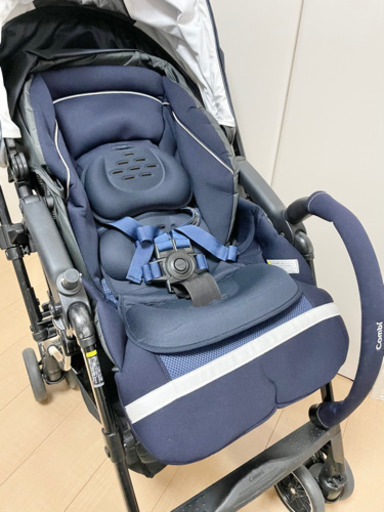 美品 combi コンビ メチャカルハンディ オート4キャス エッグクッション ②