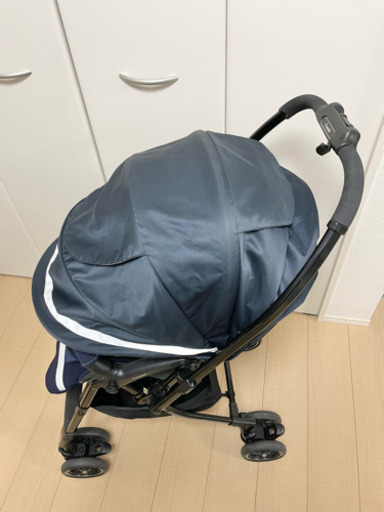 美品 combi コンビ メチャカルハンディ オート4キャス エッグクッション ②