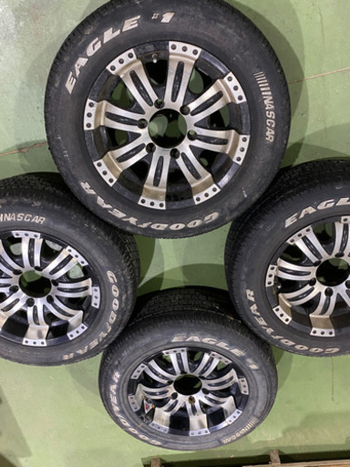 ハイエース　200系　16インチホイール