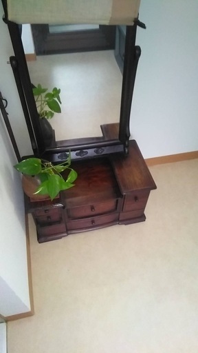 オシャレな鏡台