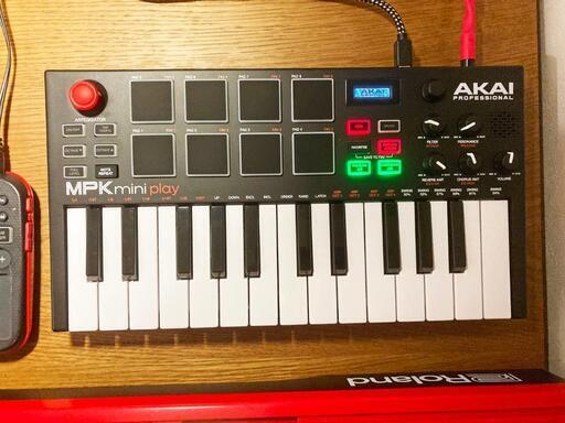 AKAI MPK Mini Playスピーカー内蔵電池USB
