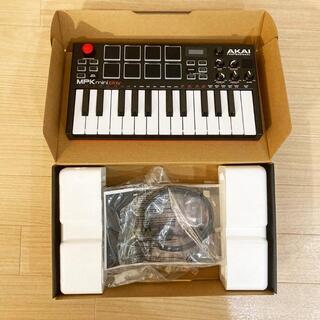 AKAI MPK Mini Playスピーカー内蔵電池USBの画像