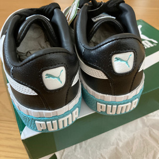 新品未使用品PUMA20センチスニーカーの画像