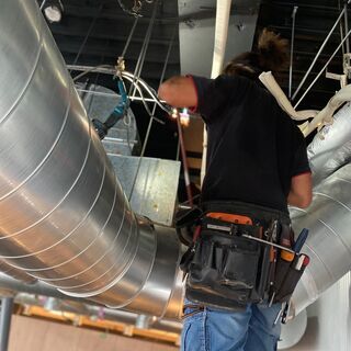 単発OK【フリーランス】富山県エリアで電気工事、エアコン修理、メ...