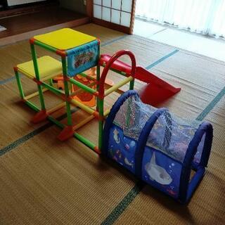 しまじろう　室内ジム　ジャングルジム　滑り台の画像