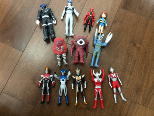 ️フィギュアSET【ウルトラマン等12体】️
