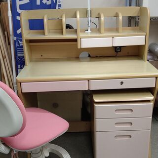 【引き取りに来たら3,300円のみ！】中古品ニトリ製学習机　ピン...