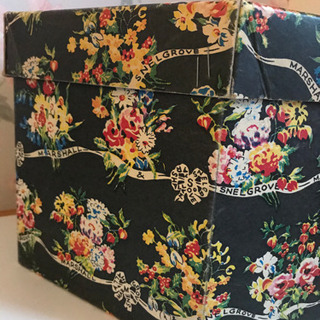 アンティークフラワーリボン柄ボックス🌟の画像