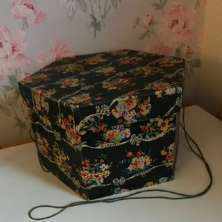 アンティークフラワーリボン柄ボックス🌟