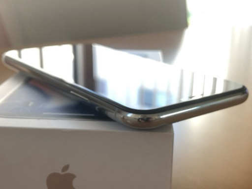 iPhone X 256GB シルバー docomo SIMロック解除申請中