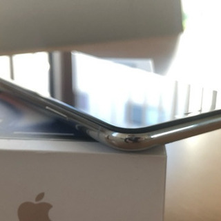 iPhone X 256GB シルバー docomo SIMロック解除申請中
