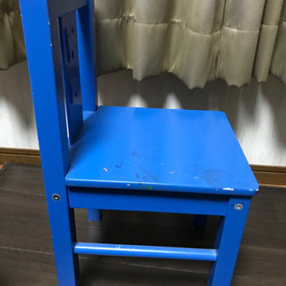 子供用高さ50cmの机と椅子の画像