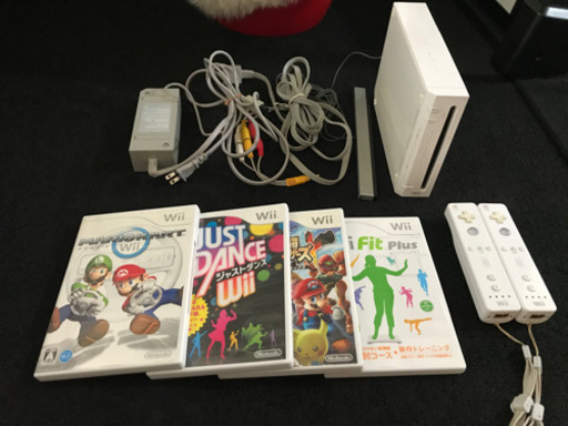 Wii Wiiソフト4枚　Wiiリモコン2本