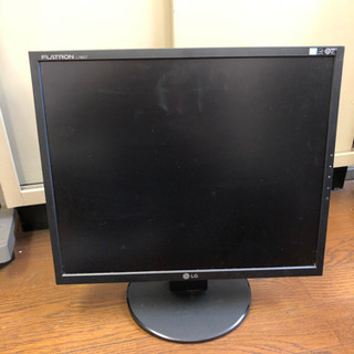 ディスプレイ　LG 19インチ　黒