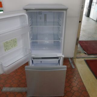 ID  965234  2ドア　シャープ　137L　２０１7年　SJ-D14C-S  ドア左開き