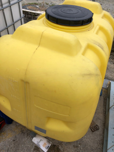 水タンク　1トン