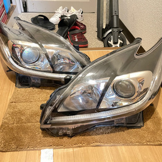 美品　TOYOTA 30プリウス後期　G'sヘッドライト