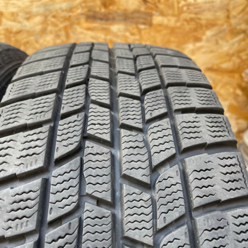 バリ山　205/60R16 スタッドレス  タイヤ　グッドイヤー