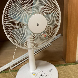 扇風機差し上げます。使用1年山善＋照明6〜8畳用使用4年リモコンあり