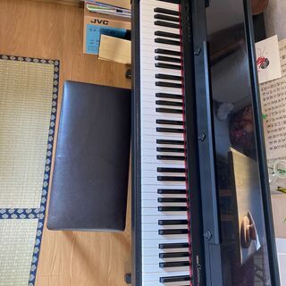 Yamaha Clavinova CLP-121の画像