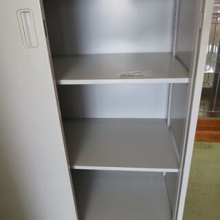 山口)下松市より カウンター書庫 ウチダ(鍵あります)90×45×112 BIZHD32Hの画像