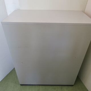 山口)下松市より カウンター書庫 ウチダ(鍵あります)90×45×112 BIZHD32Hの画像