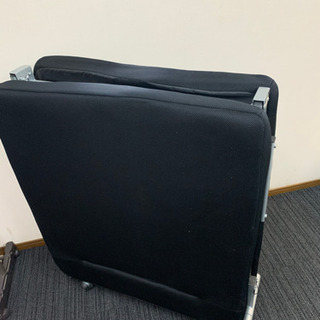 折りたたみベッドの画像