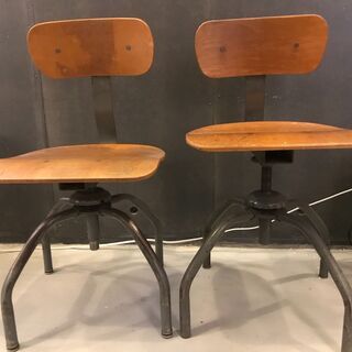 GALLUPの椅子の画像